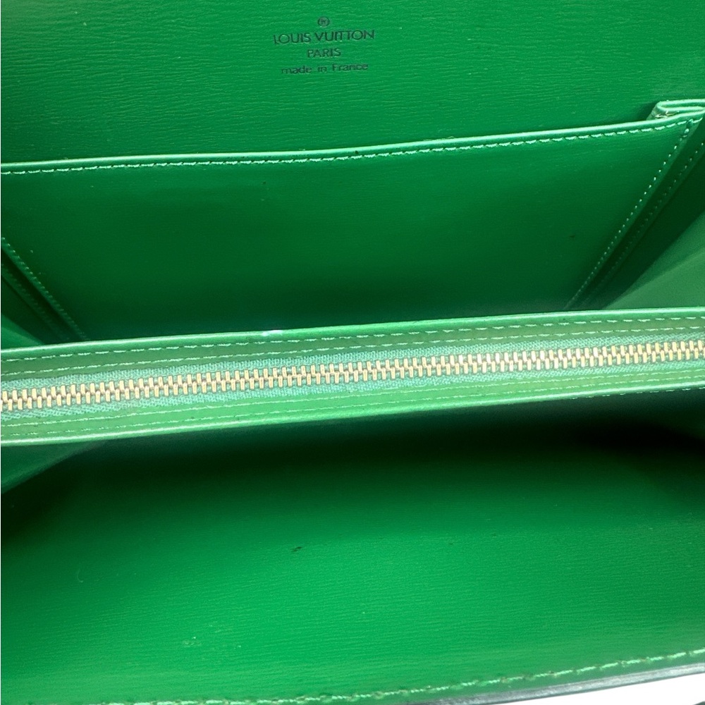 Louis Vuitton Green Epi capucine Leather Crossbody Bag - Picture 11 of 11